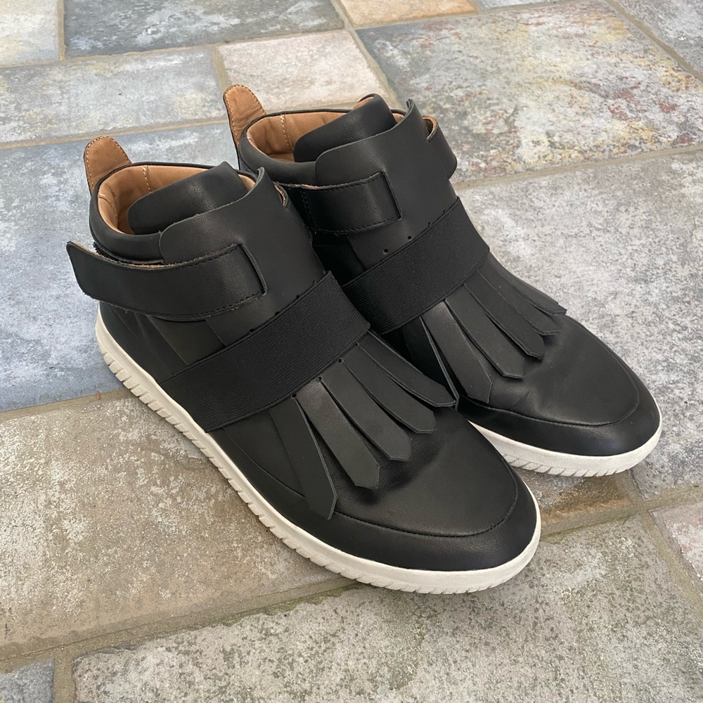 MOBS “Tread Moc” Sneakers : Nior Black - Mens 9.5 / Womens 10.5